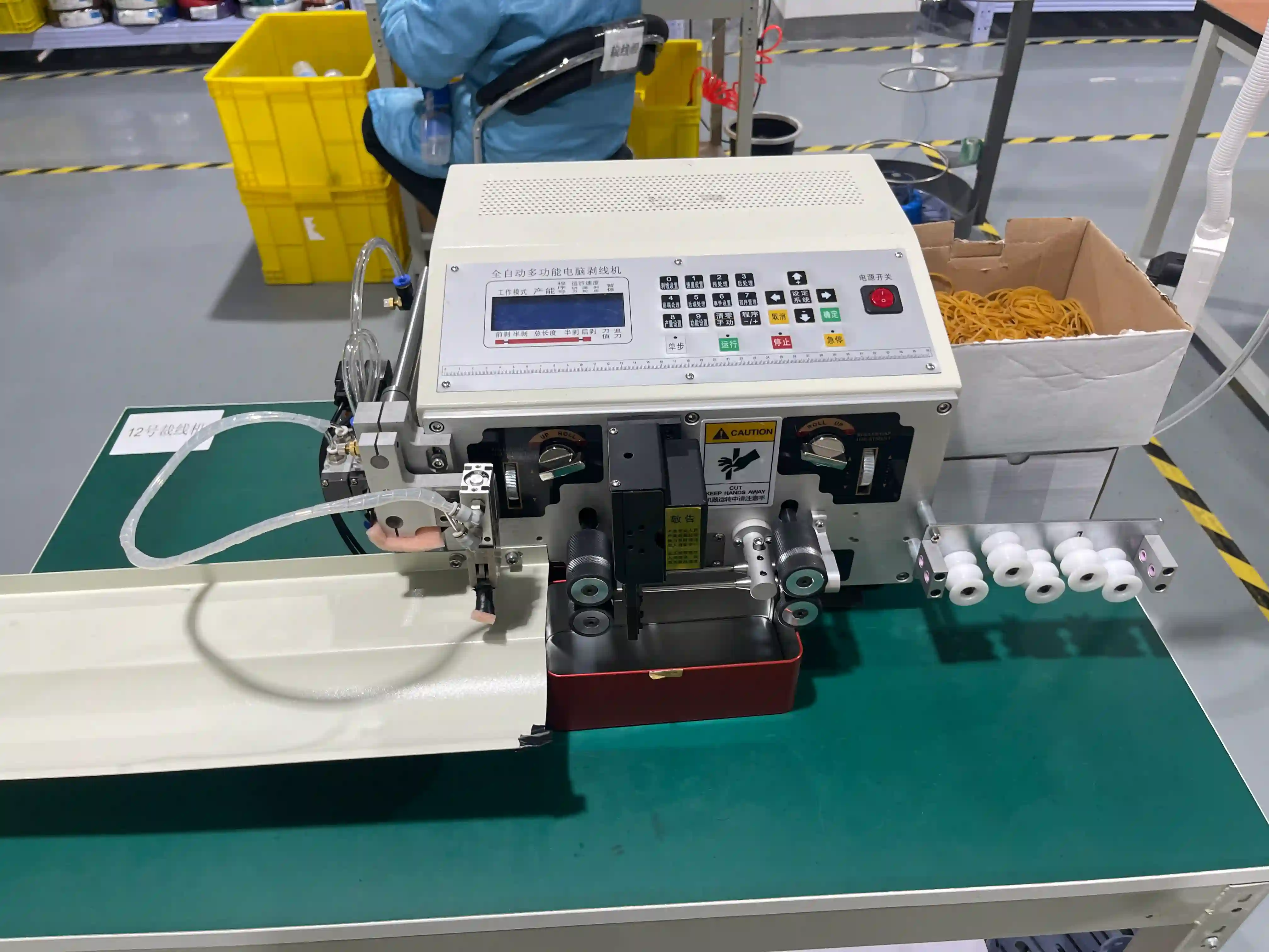 Máquina de corte de cables totalmente automática